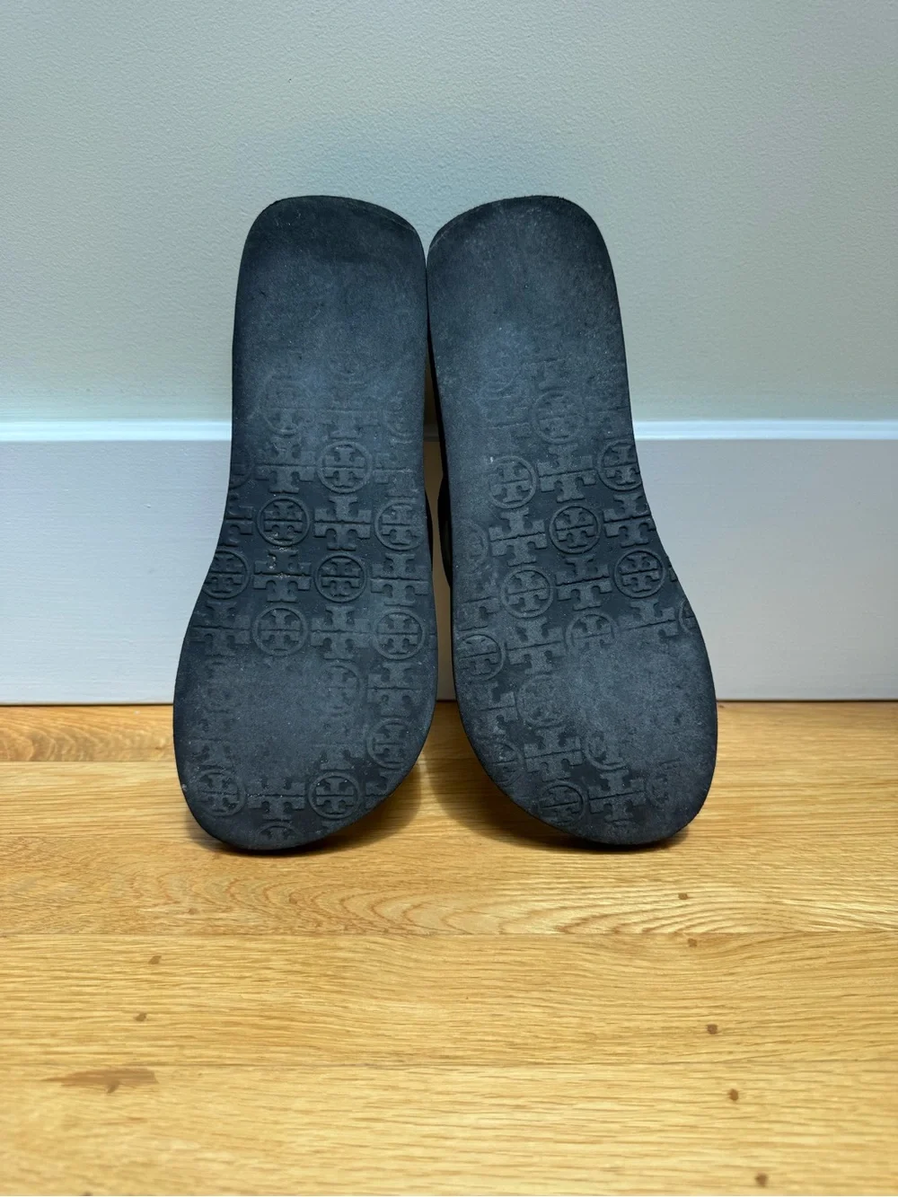 Tory Burch Wedge Flip Flops, size 8